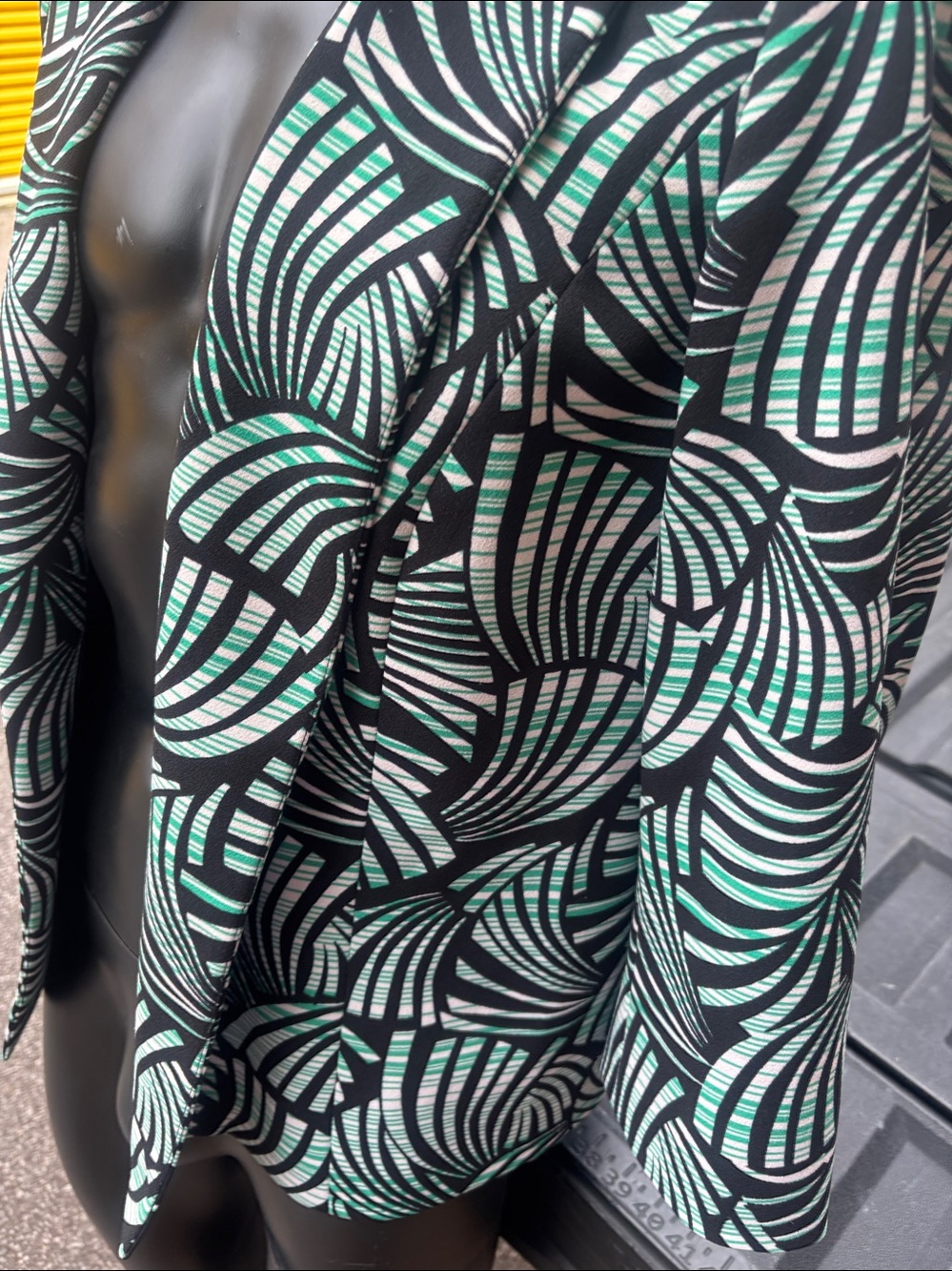 Kasper Black & Mint Green Geometric Open Blazer - Picture 7 of 8